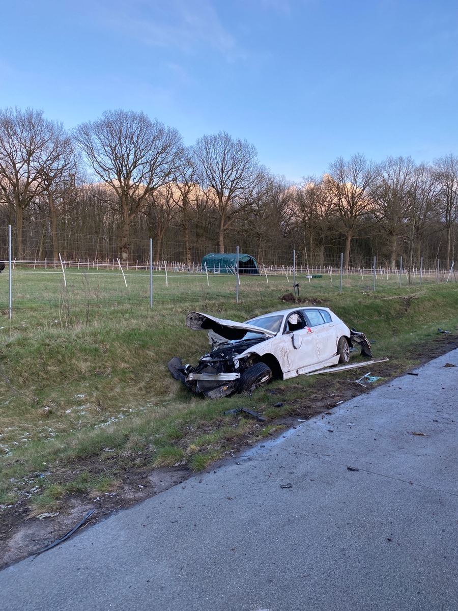 FW-SE: Tödlicher Verkehrsunfall mit Massenanfall von Verletzten