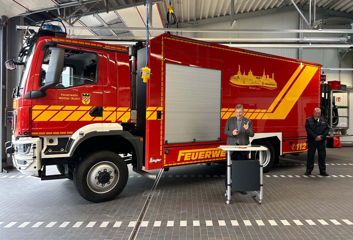 FW-EN: Feuerwehr Wetter (Ruhr) übernimmt neuen GW-L2