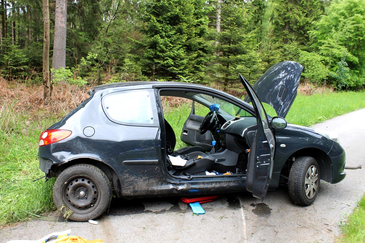 POL-AC: Zwei Verletzte nach Unfall