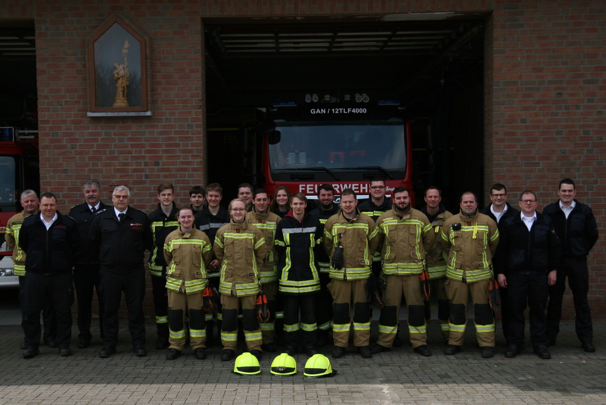 FW Gangelt: 13 neue Einsatzkräfte für die Feuerwehr Gangelt