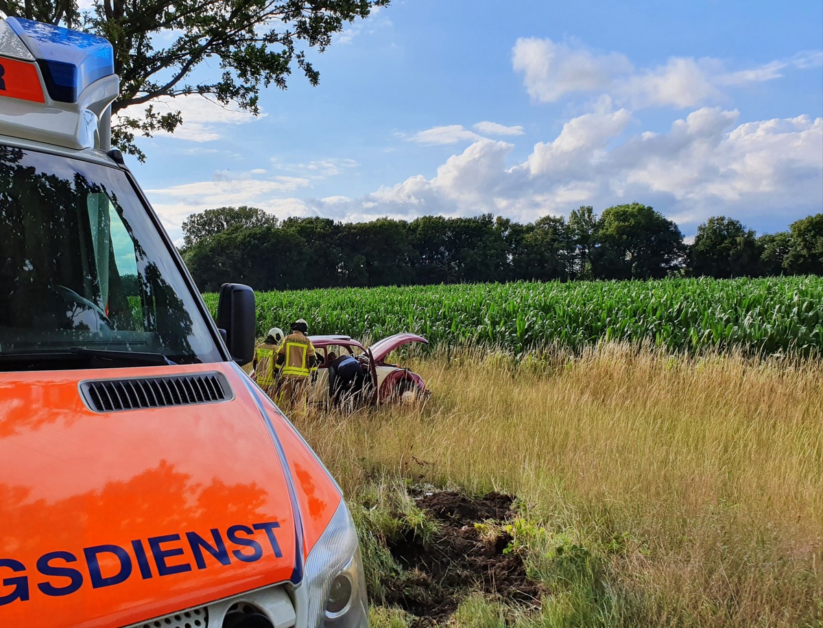 FW-Dorsten: +++ Verkehrsunfall mit Oldtimer +++