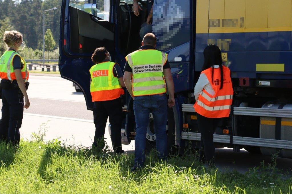 HZA-SW: Zoll prüft Logistikbranche in Unter- und Oberfranken / 33 Beanstandungen durch die Finanzkontrolle Schwarzarbeit