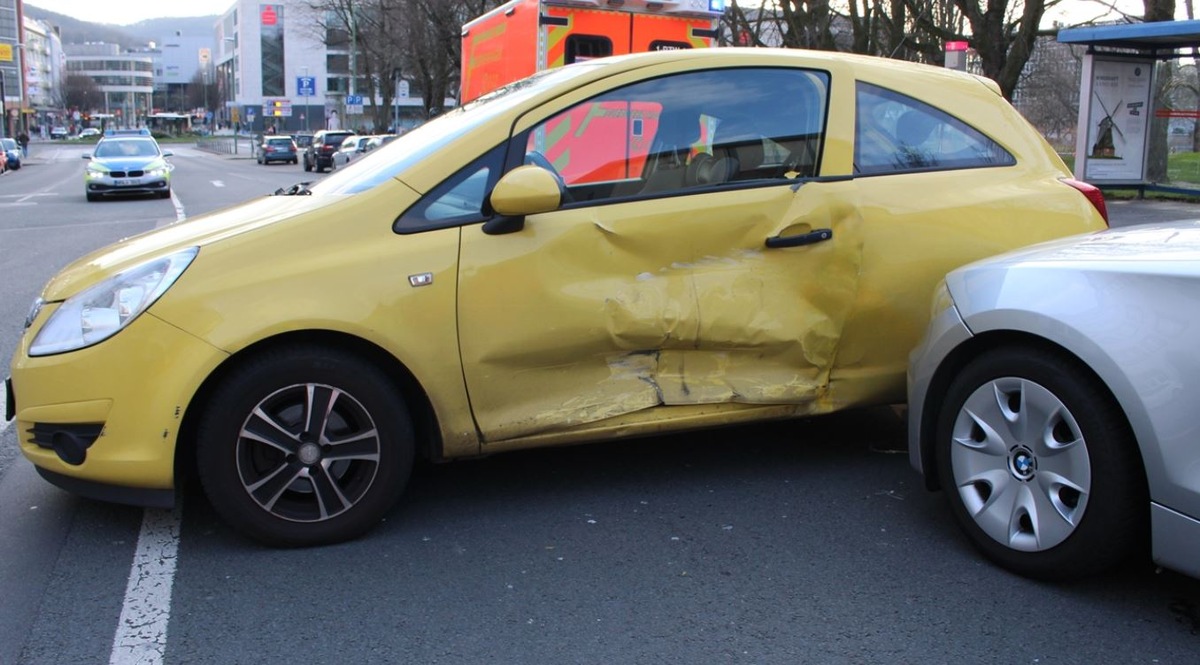 POL-HA: Unfall auf der Badstraße mit zwei Verletzten