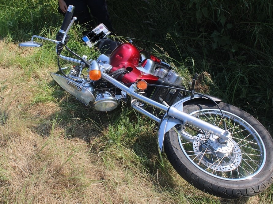 POL-DN: Motorradfahrer stürzt in den Straßengraben