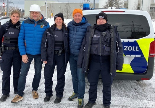 HZA-A: Österreichische und deutsche Behörden gemeinsam gegen Schwarzarbeit Kontrolle einer Baustelle im Landkreis Lindau