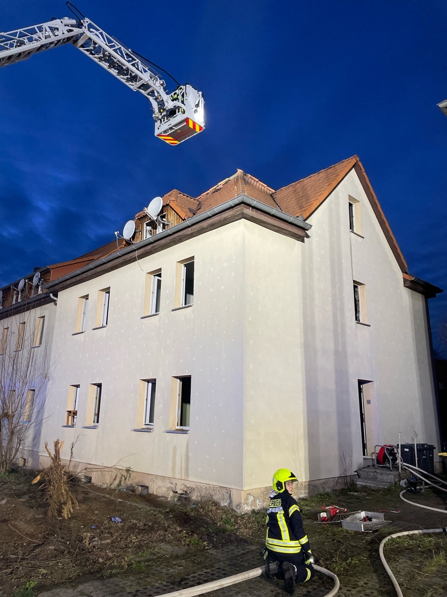 LPI-NDH: Feuer in leerstehendem Mehrfamilienhaus gelegt