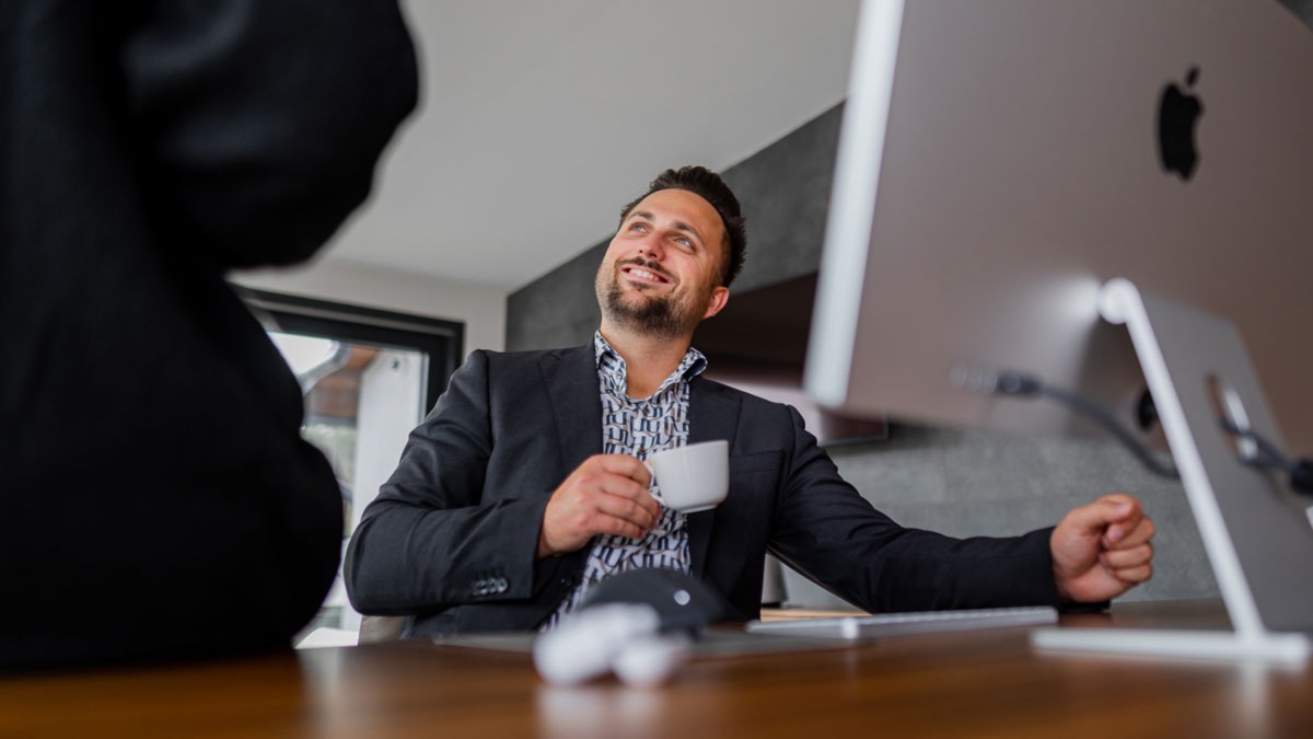 Martin Holoubek von der PIXIT Design GmbH: Premium-Branding als Schlüssel zur Marktdominanz von Hochpreis-Anbietern