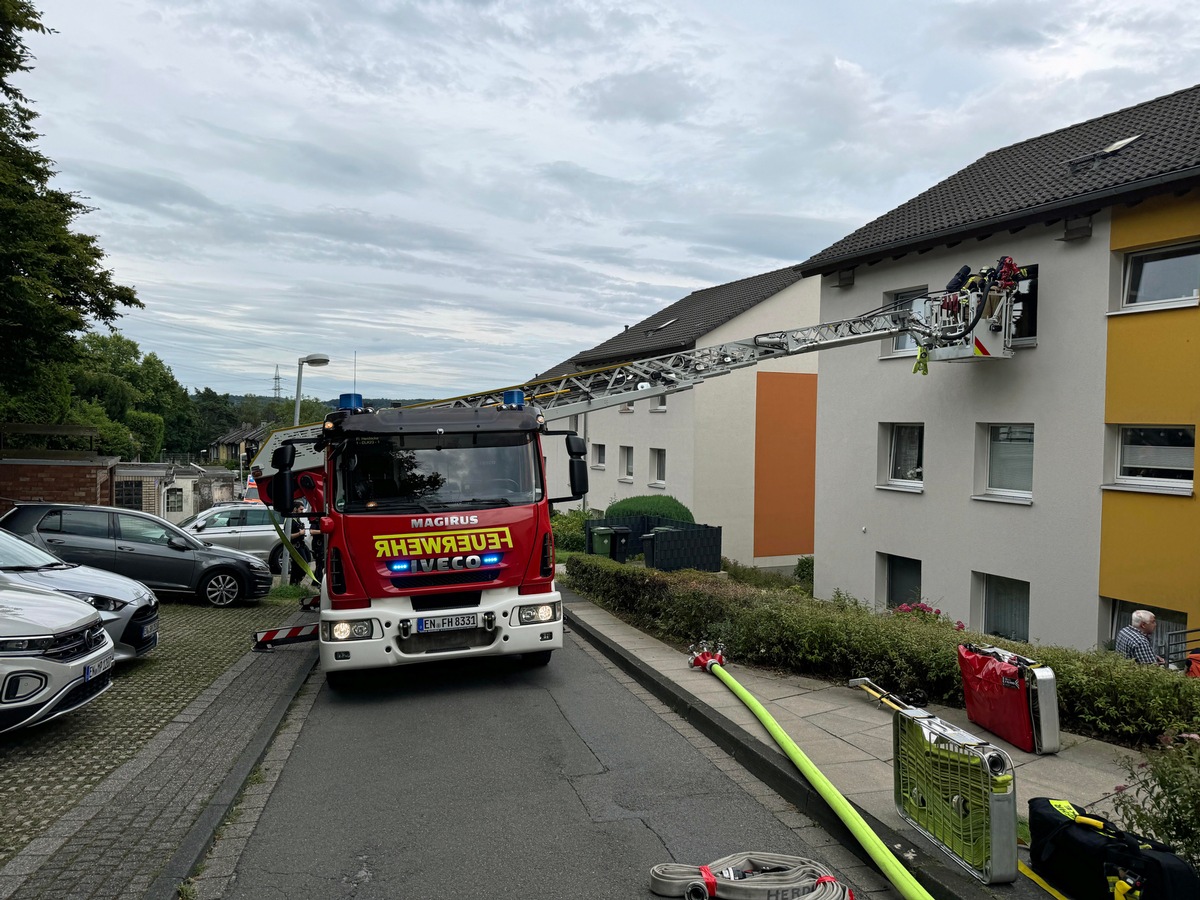 FW-EN: Rauchmelder löste gleich doppelt Alarm aus - Einsatz in der Straße Am Nierkamp