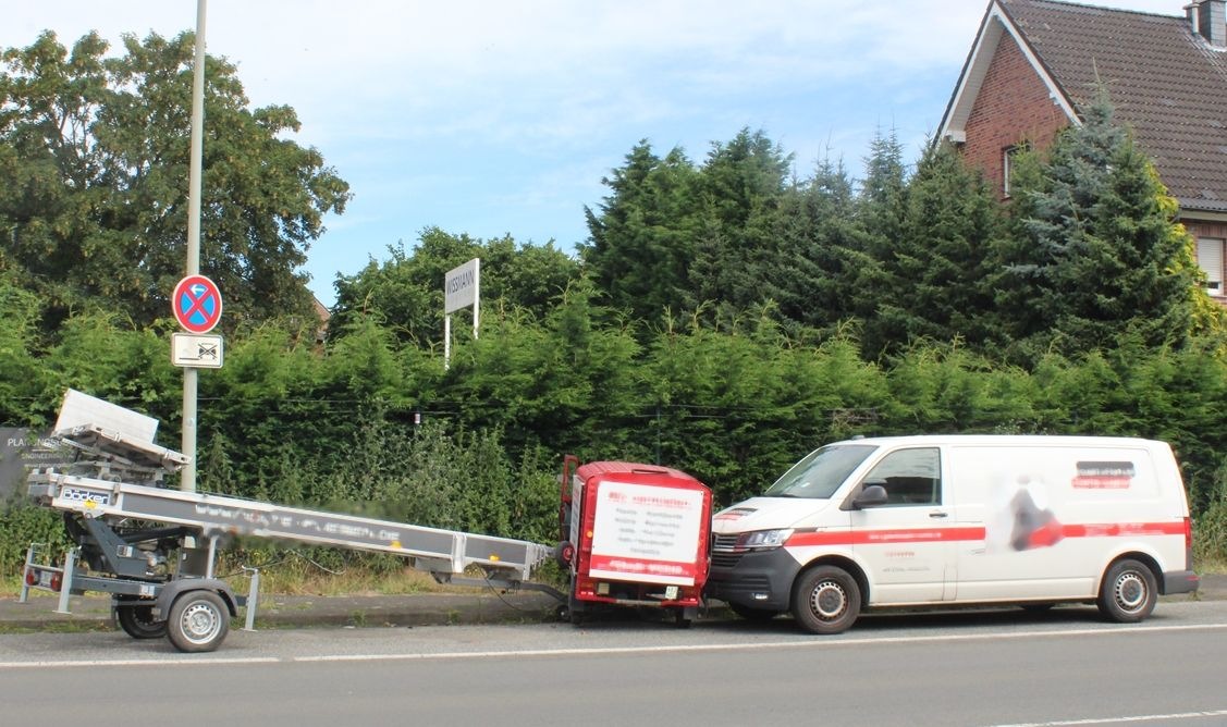 POL-UN: Werne - Verkehrsunfall mit Sachschaden durch verlorenen Anhänger