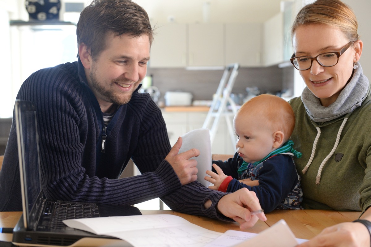 Test für Lüftung im Ein- und Zweifamilienhaus: Bauherren und Sanierer verzichten oft auf mehr Komfort und Effizienz / Umfrage: kontrollierte Wohnraumlüftung kaum bekannt und neutrale Infos fehlen