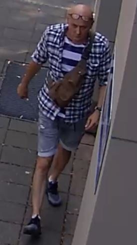 POL-BN: Foto-Fahndung: Polizei fahndet nach mutmaßlichen Einbrechern - Wer kennt diese Männer?