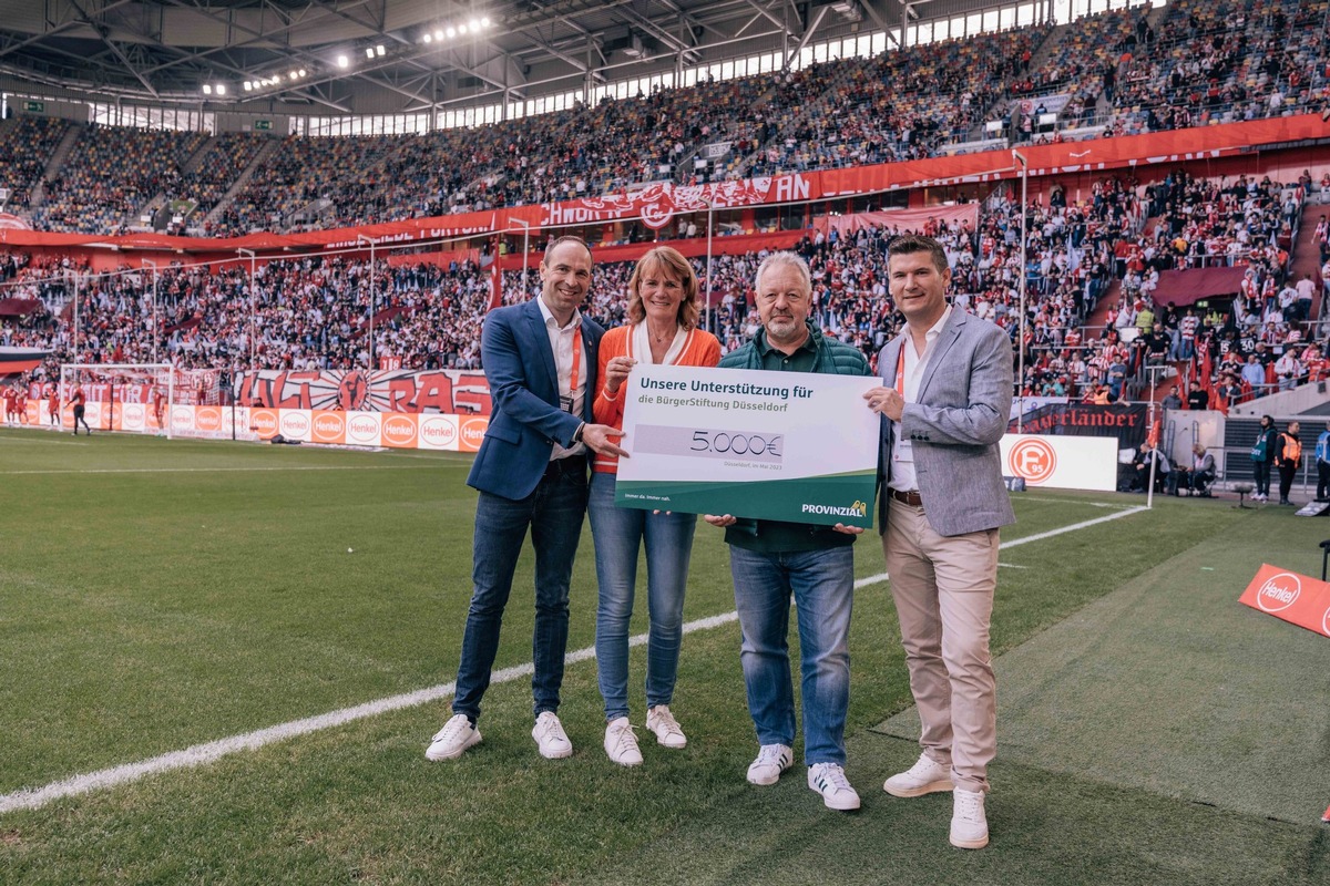 Fortuna-Fans und Provinzial spenden 5.000 Euro an die BürgerStiftung Düsseldorf