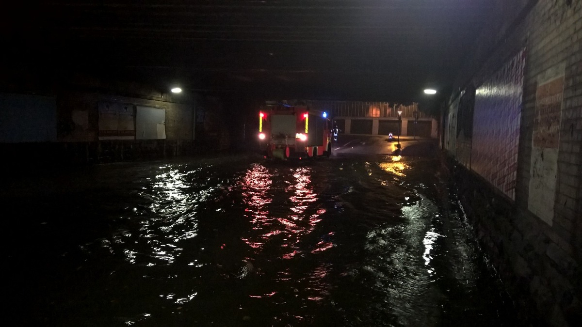 FW-MH: 40 Feuerwehreinsätze wegen Unwetter und Brandmeldungen