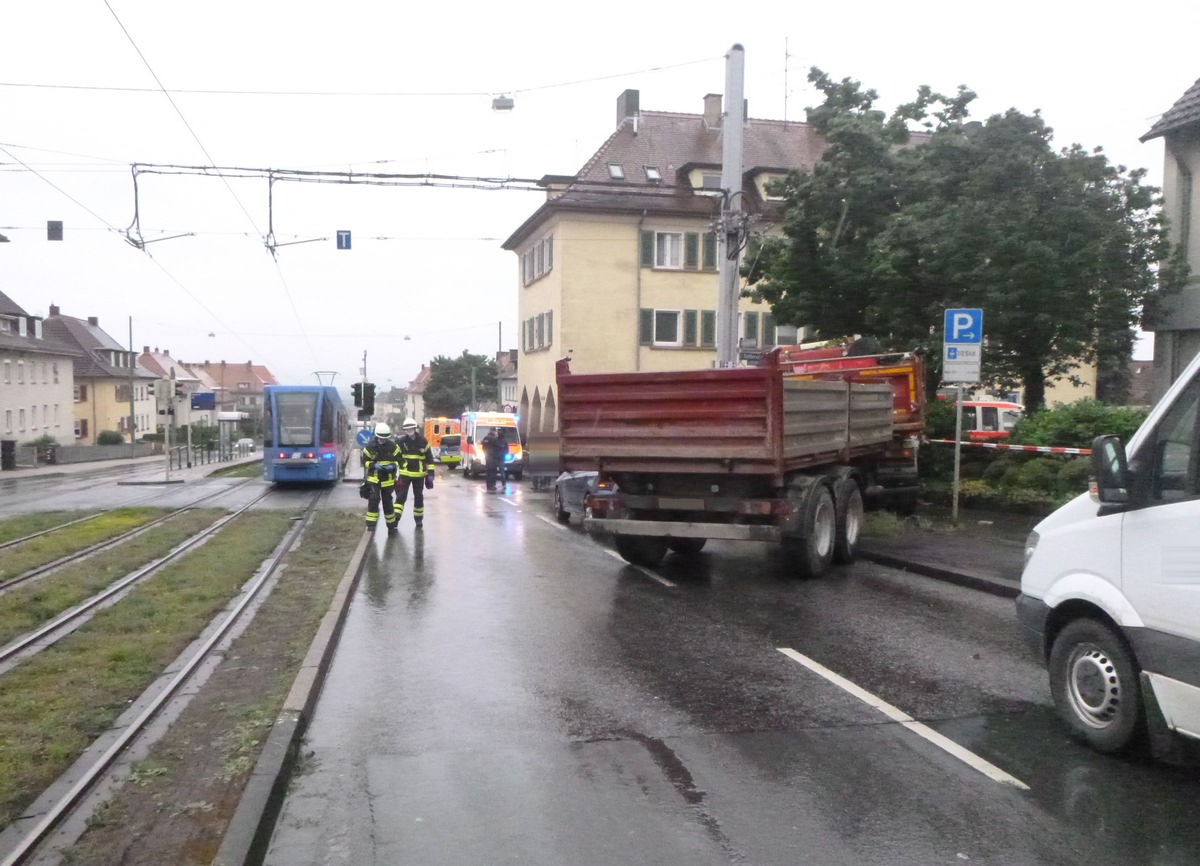 POL-KS: Folgemeldung zum Unfall auf Ihringshäuser Straße: Drei Leichtverletzte und 35.000 Euro Sachschaden