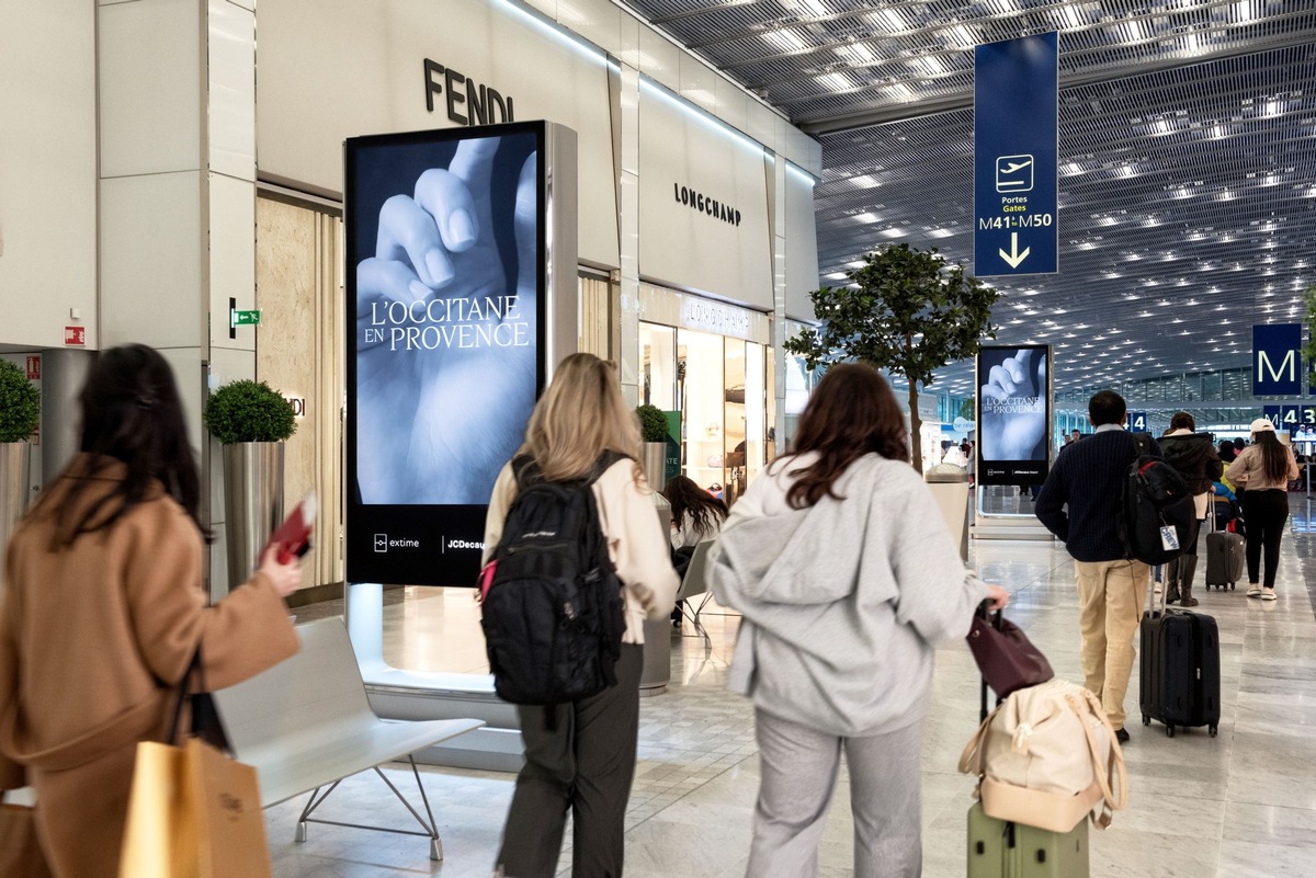 JCDecaux startet erstes weltweites programmatisches DOOH-Angebot für Flughafenwerbung