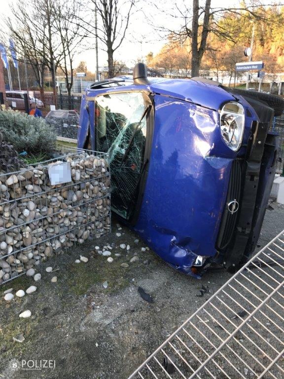 POL-PPWP: Auto überschlägt sich - Fahrer unter Drogeneinfluss