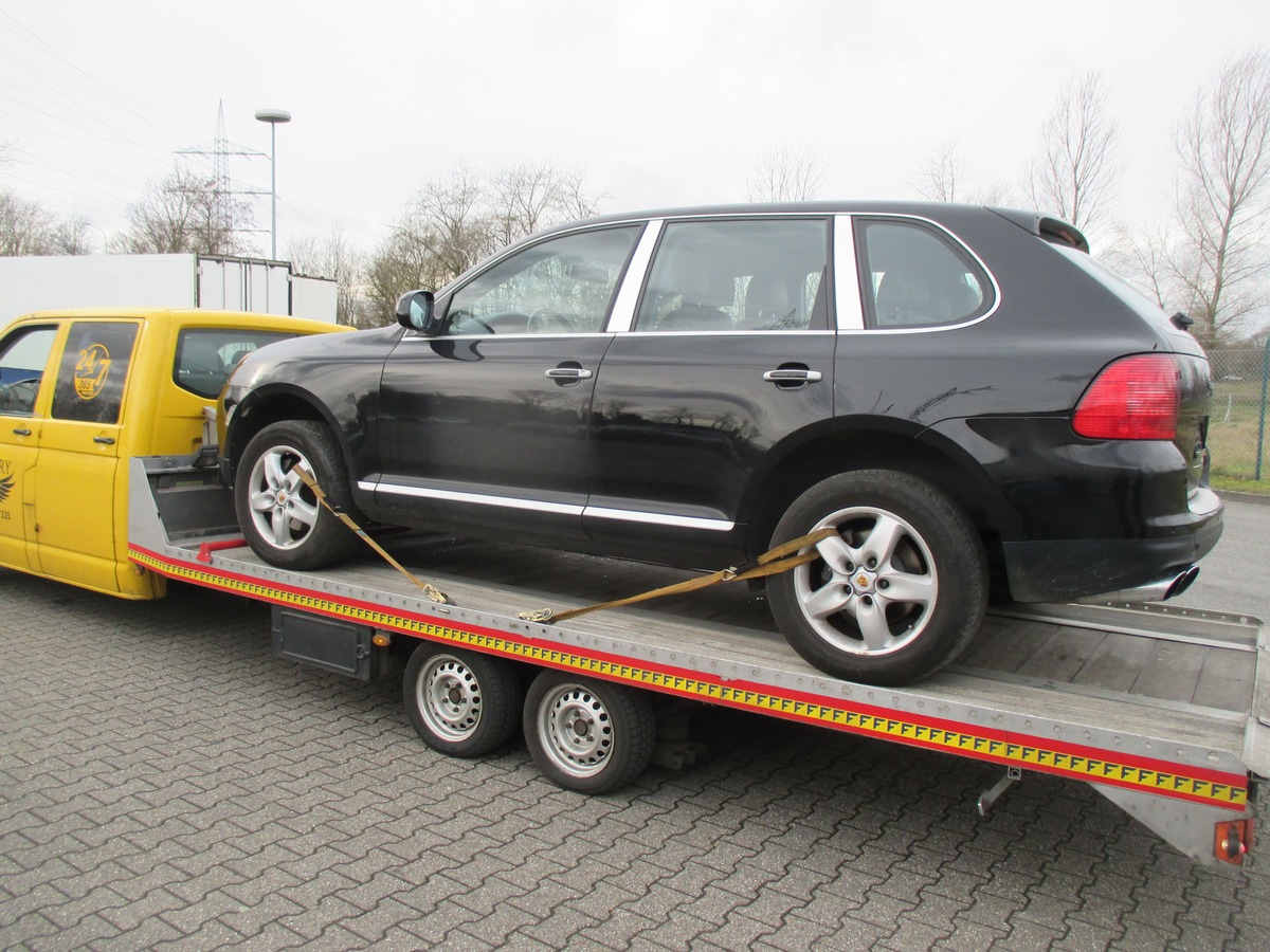 POL-ME: Polizei stoppt Autotransporter wegen Überladung - Hilden - 2101088