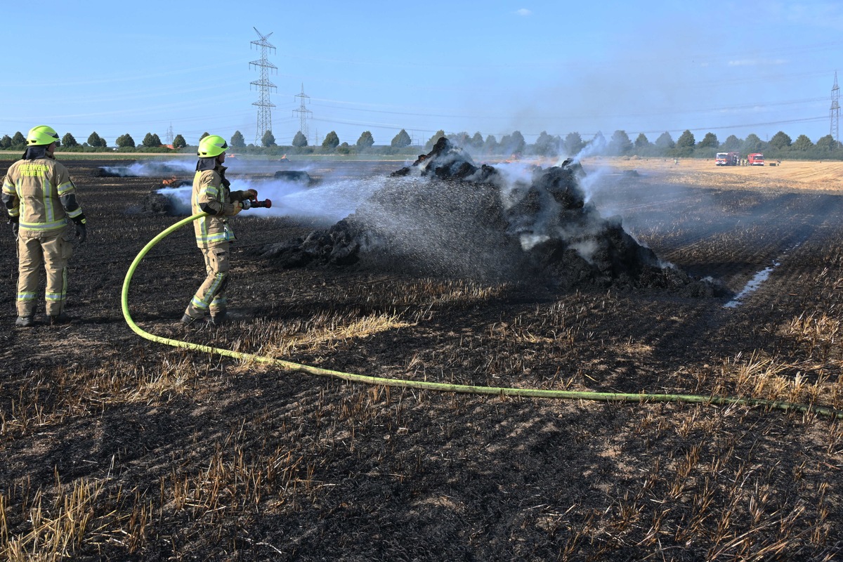 FW Pulheim: Feldbrand in Pulheim