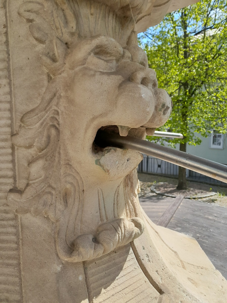 LPI-GTH: Hoher Sachschaden an Brunnen- Zeugensuche