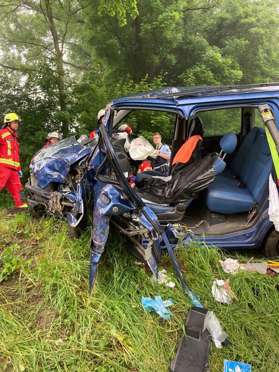 POL-SO: Nachtrag: Pkw-Fahrer schwer verletzt