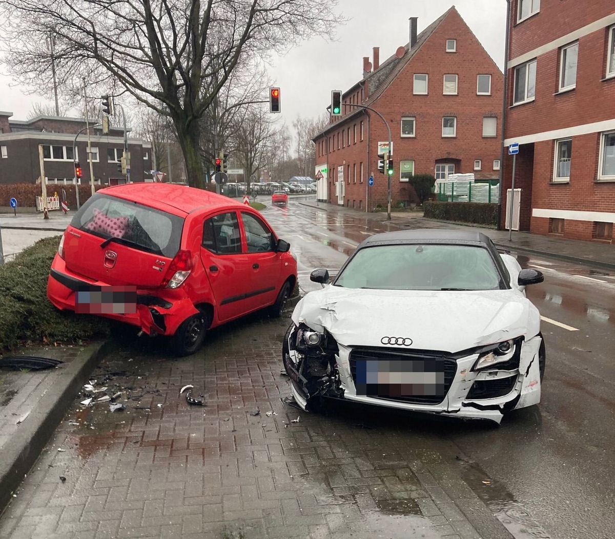 POL-COE: Coesfeld, Wiesenstraße/ Zeugen nach Unfallflucht gesucht