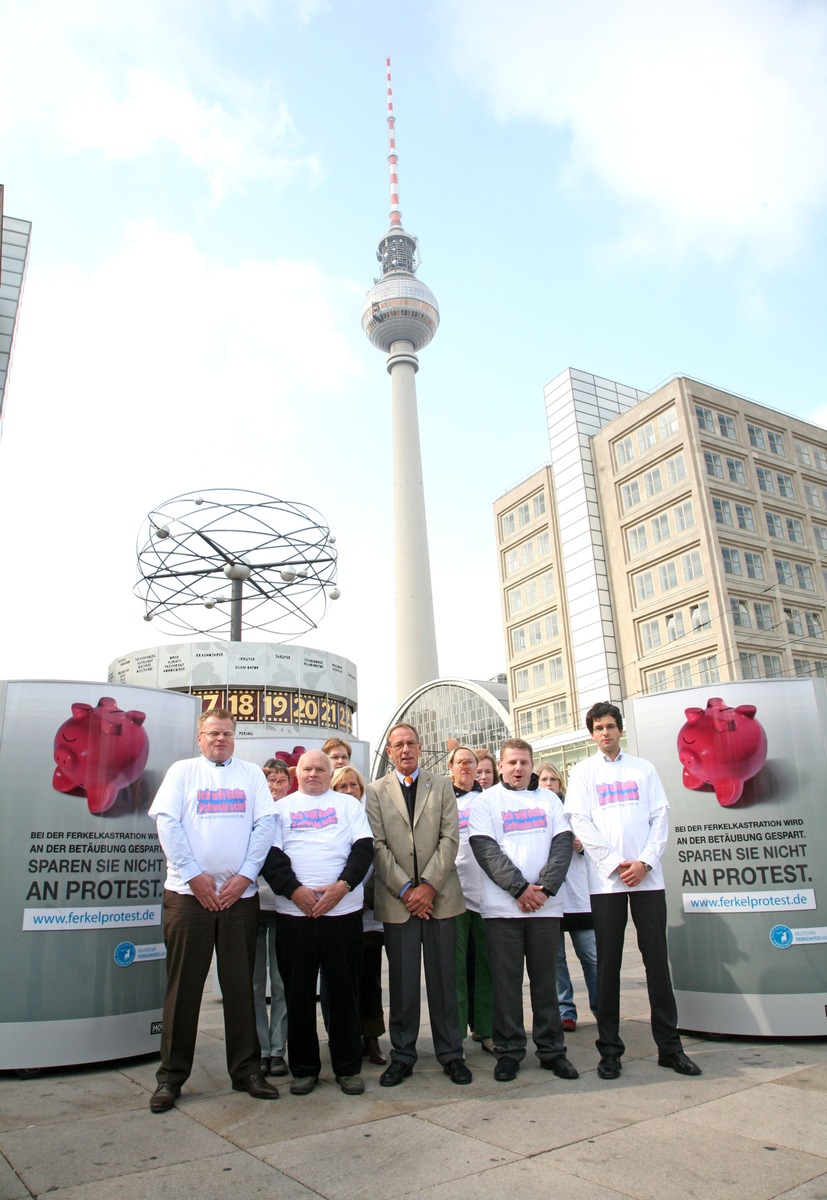 Ferkelprotest zum Welttierschutztag - Auftakt in Berlin