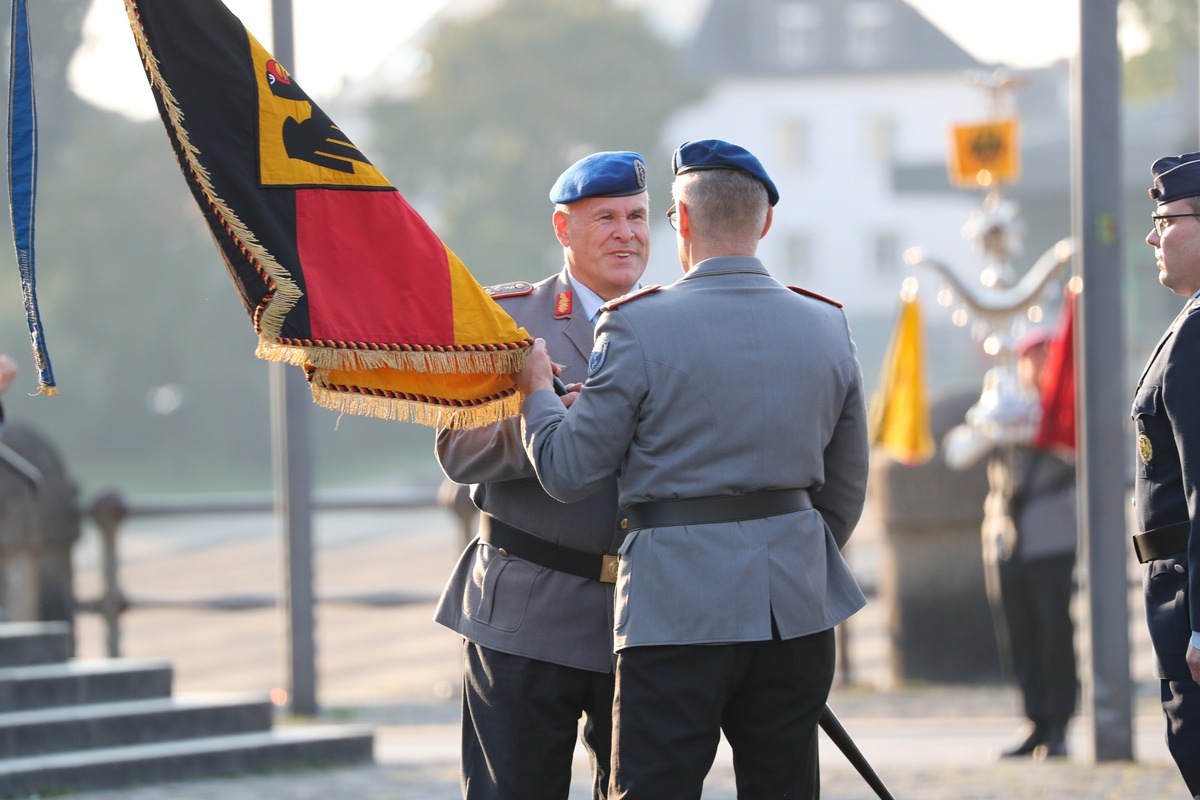 Übergabe und Feierliche Serenade am Deutschen Eck in Koblenz