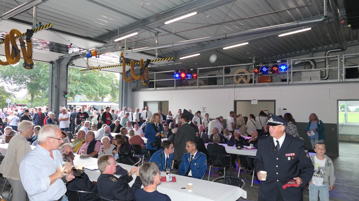 Feuerwehr Kalkar: Festliche Einweihung des neuen Gerätehauses der Freiwilligen Feuerwehr in Wissel