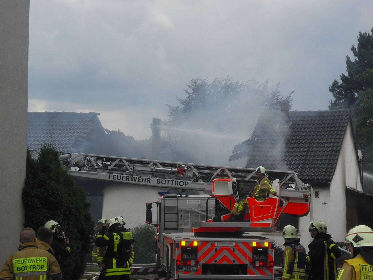 FW-BOT: Bottrop; Brand eines Wohnhauses