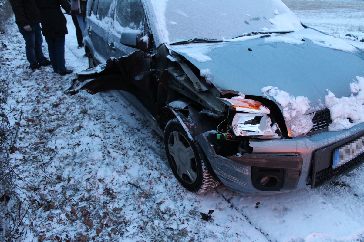 POL-PDKL: Verkehrsunfall mit Unfallflucht