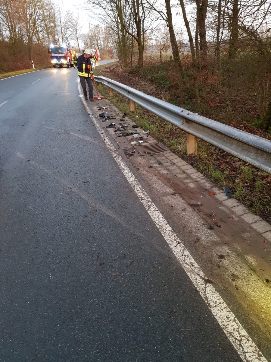 FW Lügde: Verkehrsunfall mit eingeklemmter Person / 3 Einsätze in kurzer Zeit für die FW Lügde