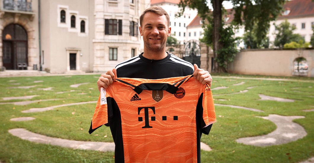 Manuel Neuer beliebtester Bundesliga-Spieler - Rekorderlös für FC Bayern-Trikot / Auktion bei United Charity erzielte über 11.000 Euro