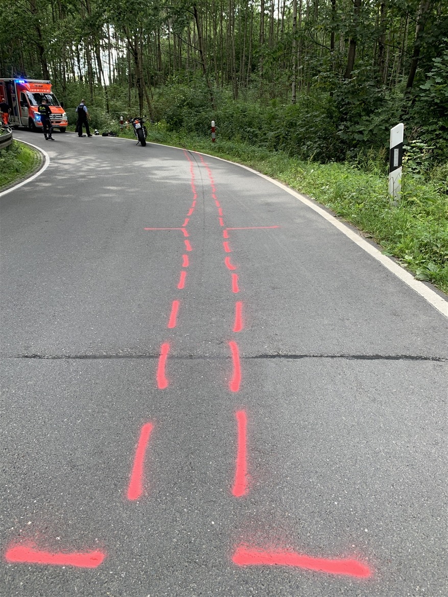 POL-GM: Rettungshubschrauber nach Motorradunfall im Einsatz