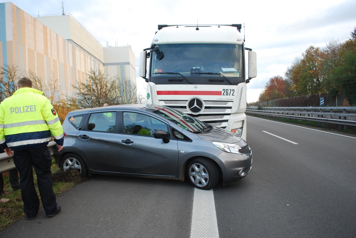 POL-OL: Verkehrsunfall auf der A28 mit leichtverletzter Person. Pkw über 150 Meter mitgeschleift. Verkehrsbehinderungen