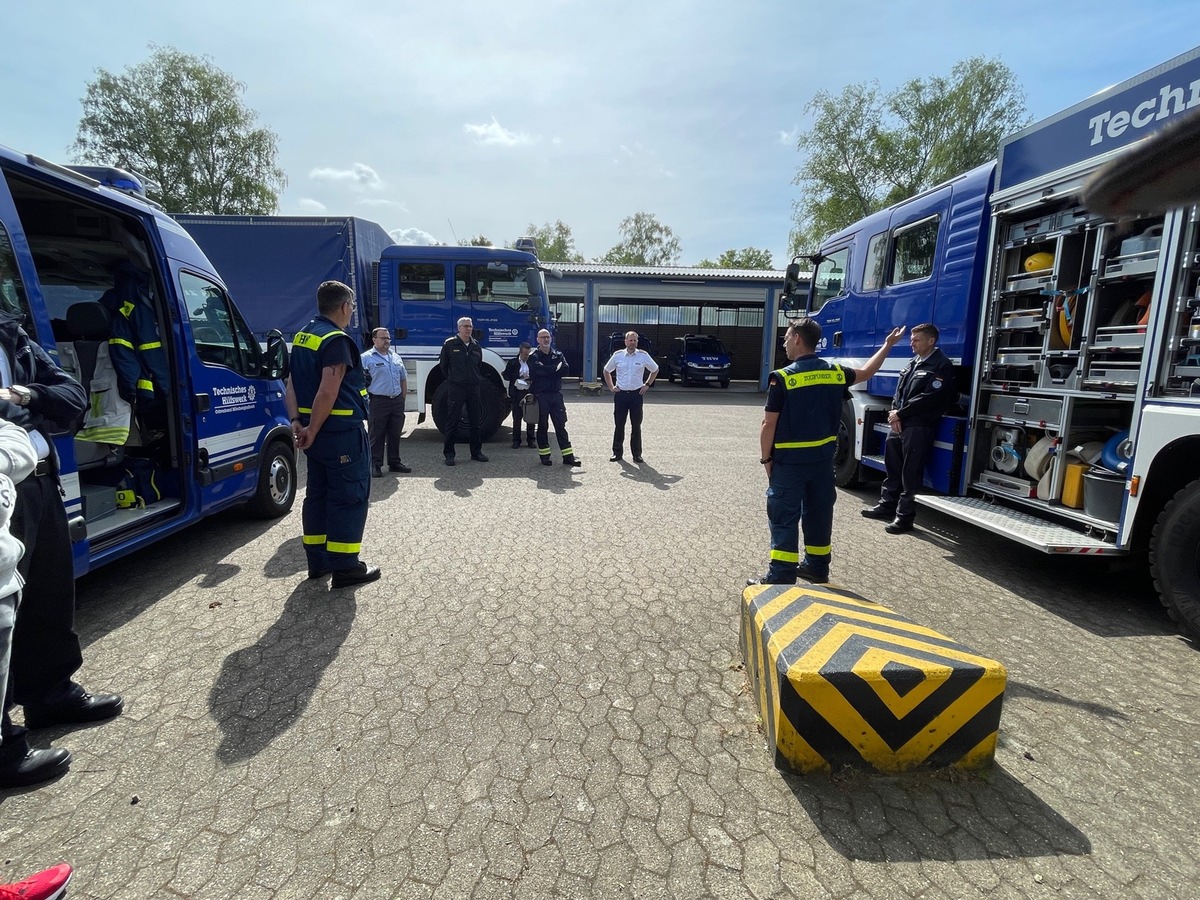 FW-MG: Die Feuerwehr zu Gast beim THW