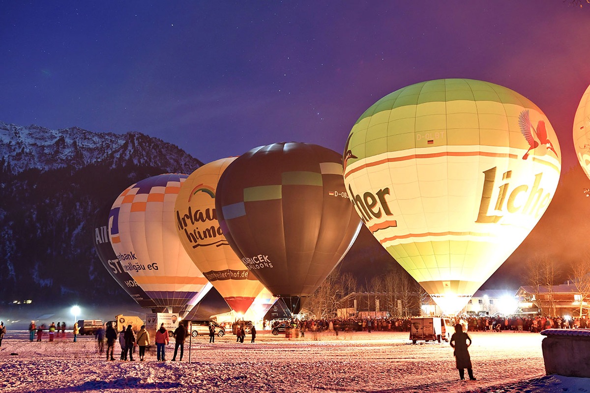 Lichterzauber im Allgäu: Bad Hindelang feiert mit Ballons und begeisterten Gästen