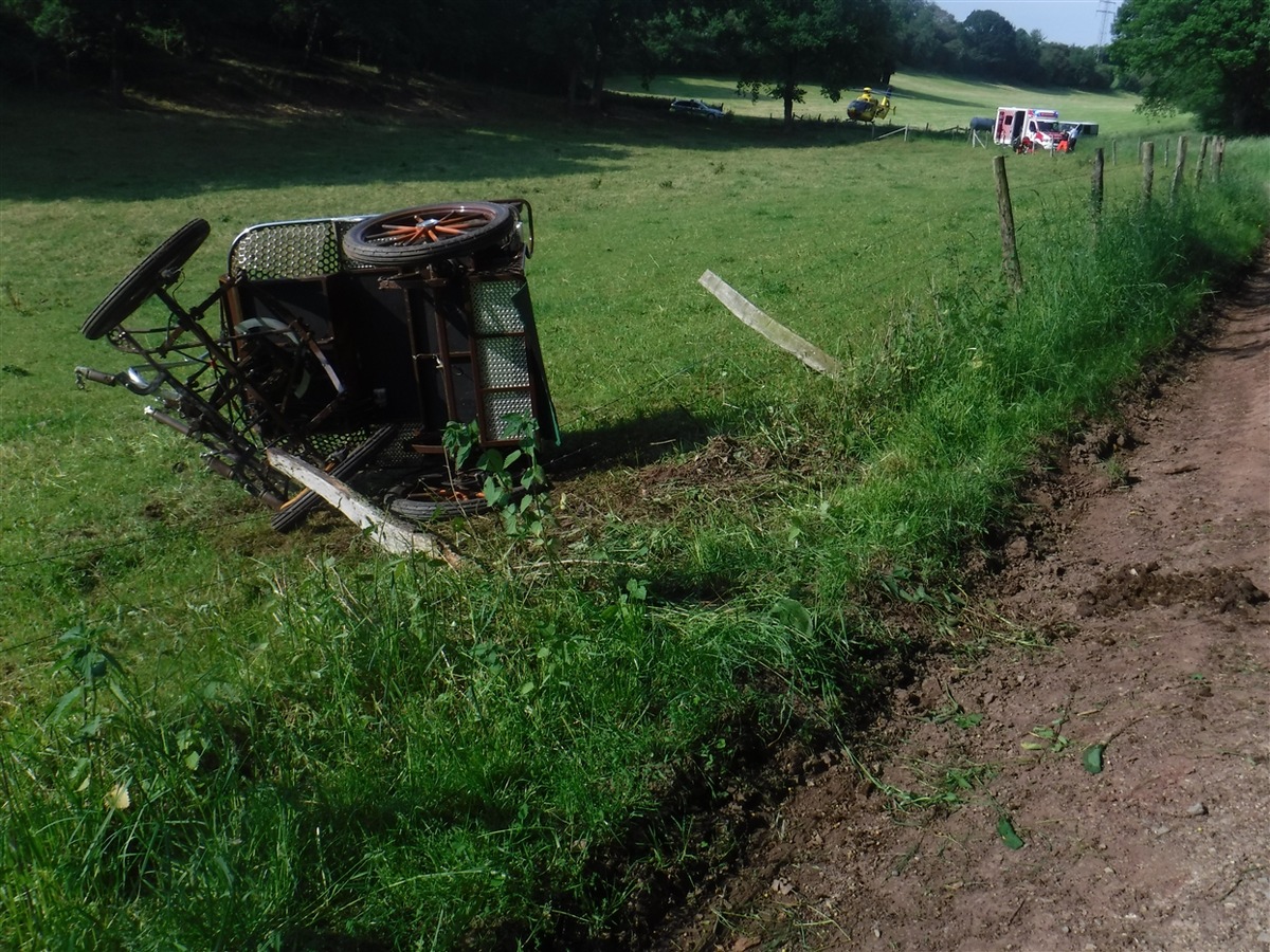 POL-DN: Unfall mit Pferdekutsche