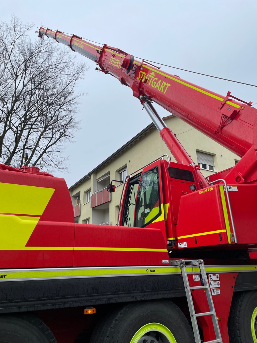 FW Stuttgart: Hilfeleistung zur Transportunterstützung