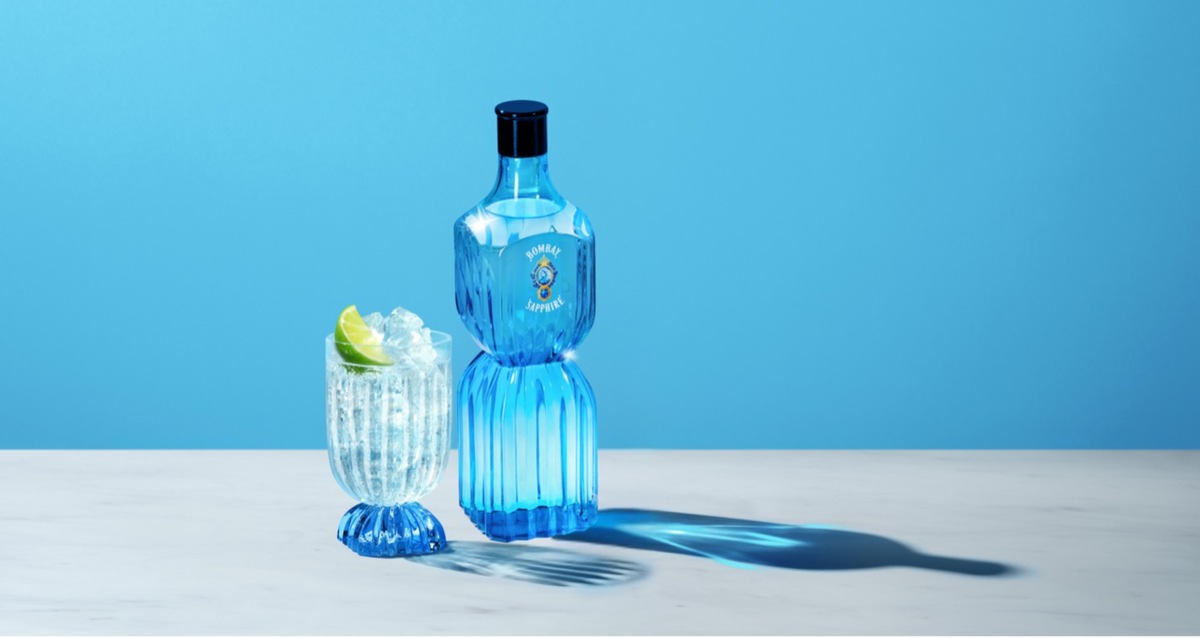 Zehn Jahre Laverstoke-Destillerie: BOMBAY SAPPHIRE© feiert mit exklusivem Design und nachhaltigen Drinks