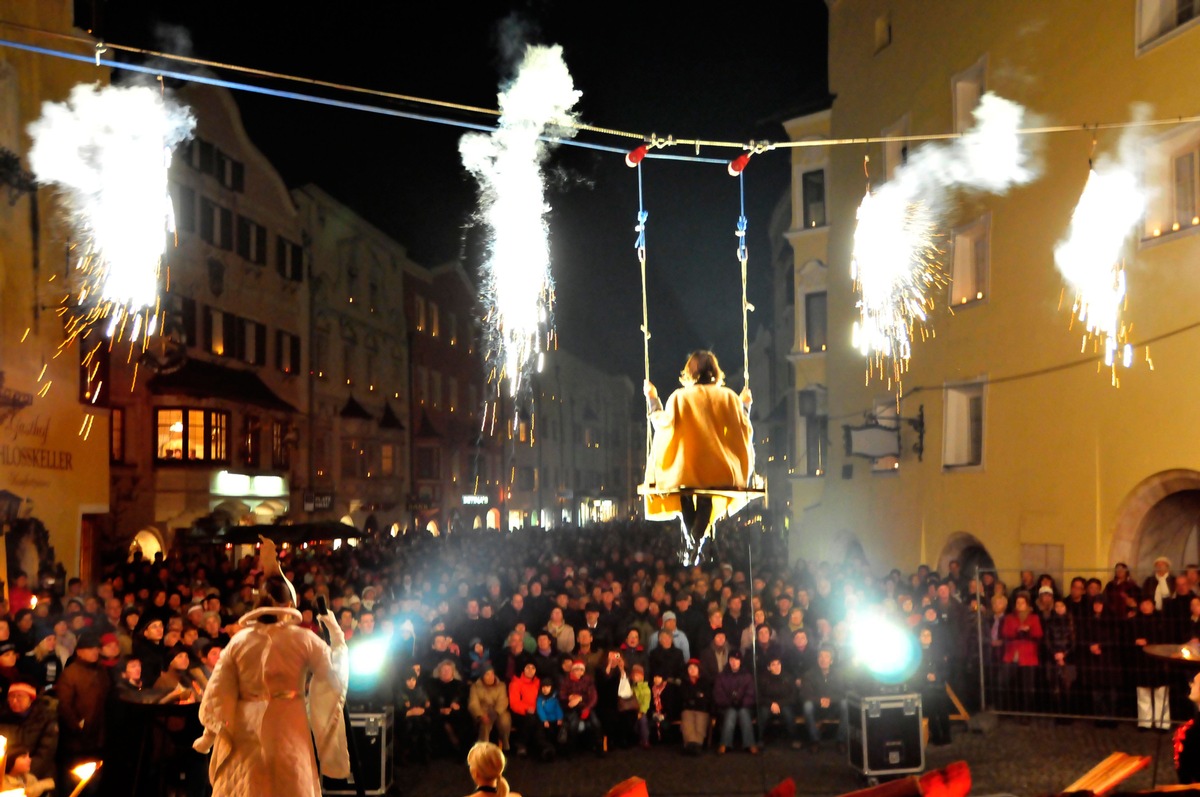 Rattenberger Advent glänzt im historischen Ambiente - BILD