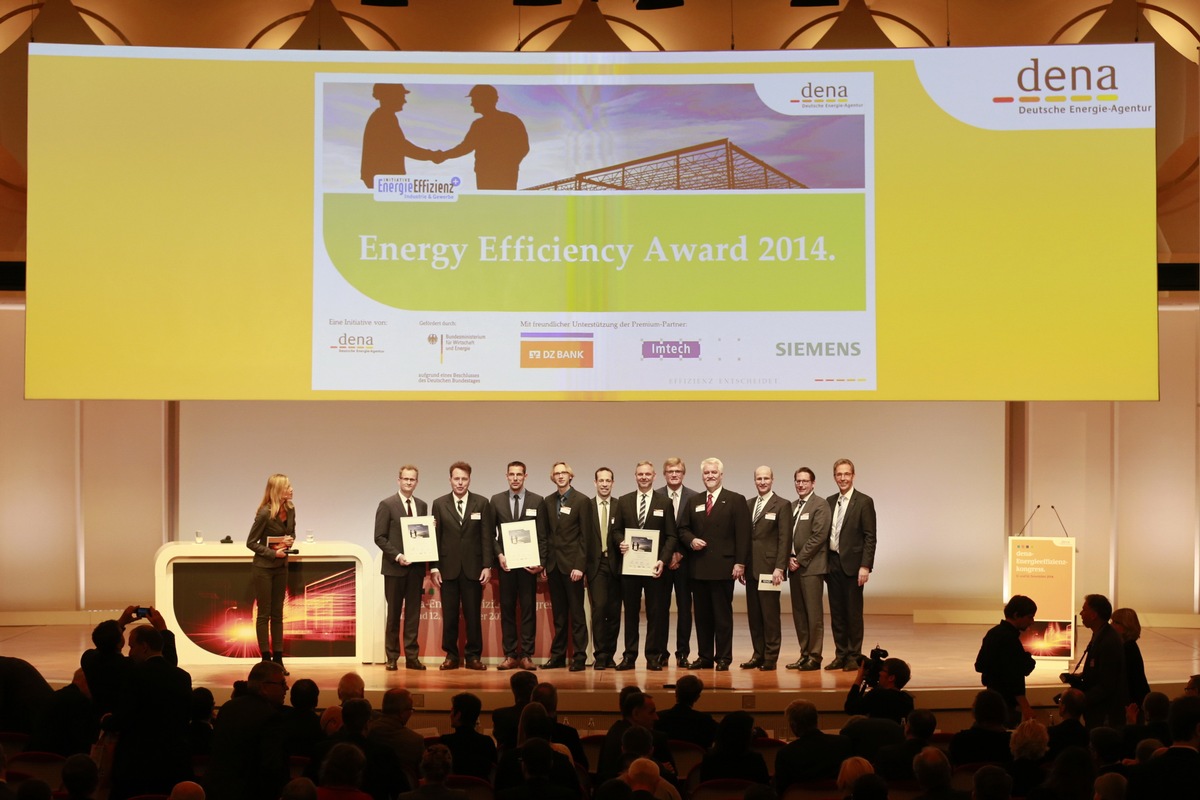 dena verleiht Energy Efficiency Award 2014 / Herausragende Energieeffizienzprojekte in der Industrie gewürdigt (FOTO)