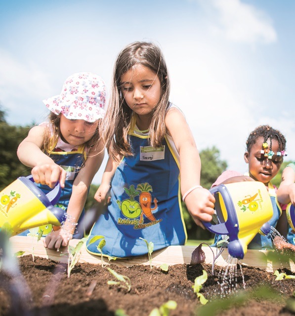 &quot;Gemüsebeete für Kids&quot;: An die Gießkannen, fertig ... los!