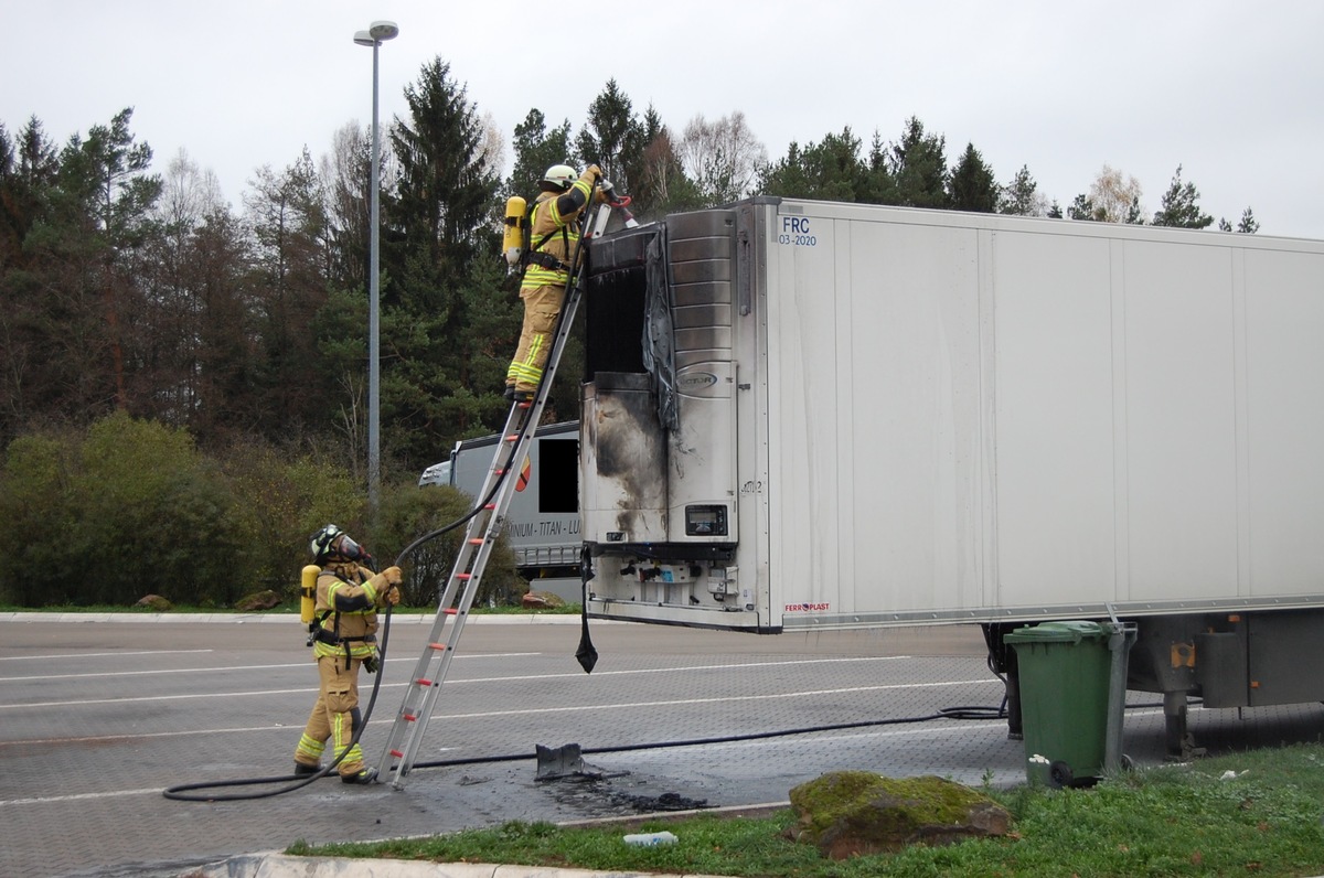 POL-PDKL: A6/Raststätte Waldmohr, Kühlaggregat geht in Flammen auf