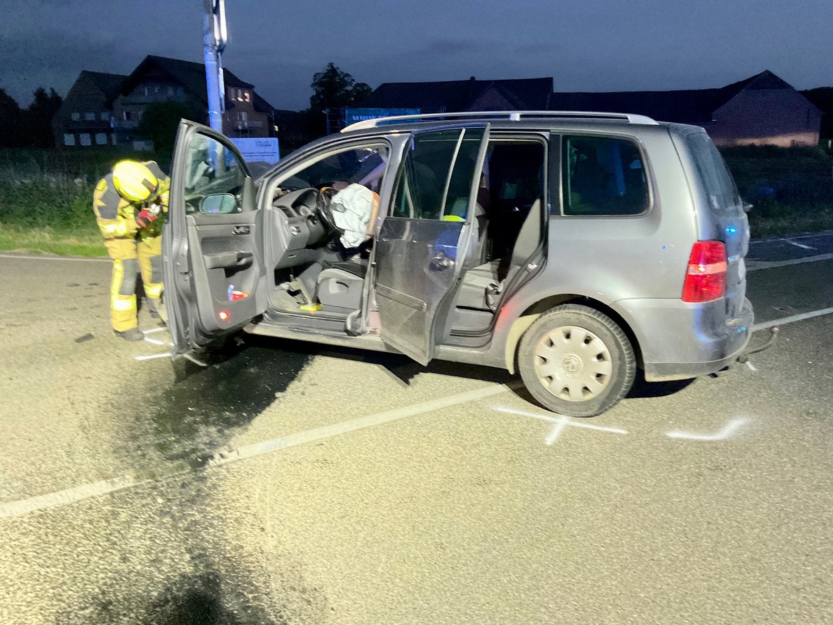 FW Alpen: Mehrere Verletzte nach Verkehrsunfall