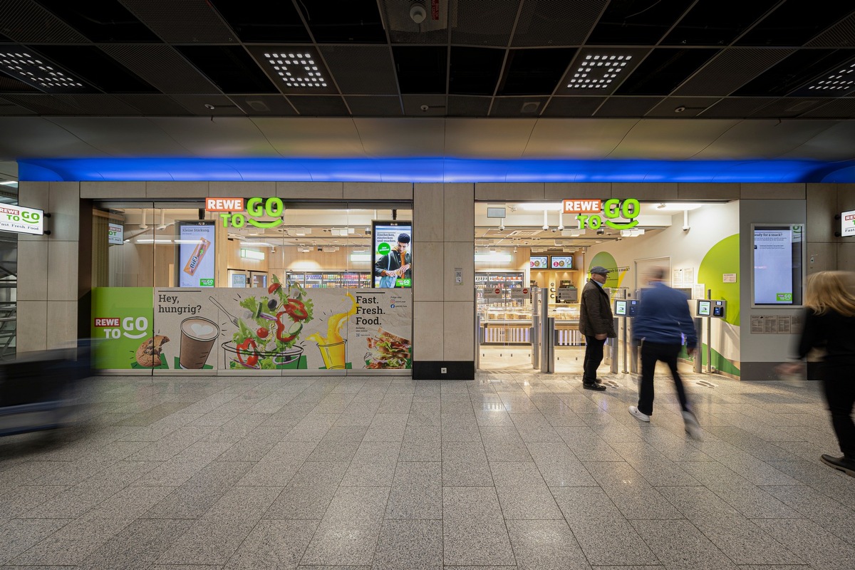 REWE To Go am Flughafen Frankfurt: Snacks und Getränke rund um die Uhr