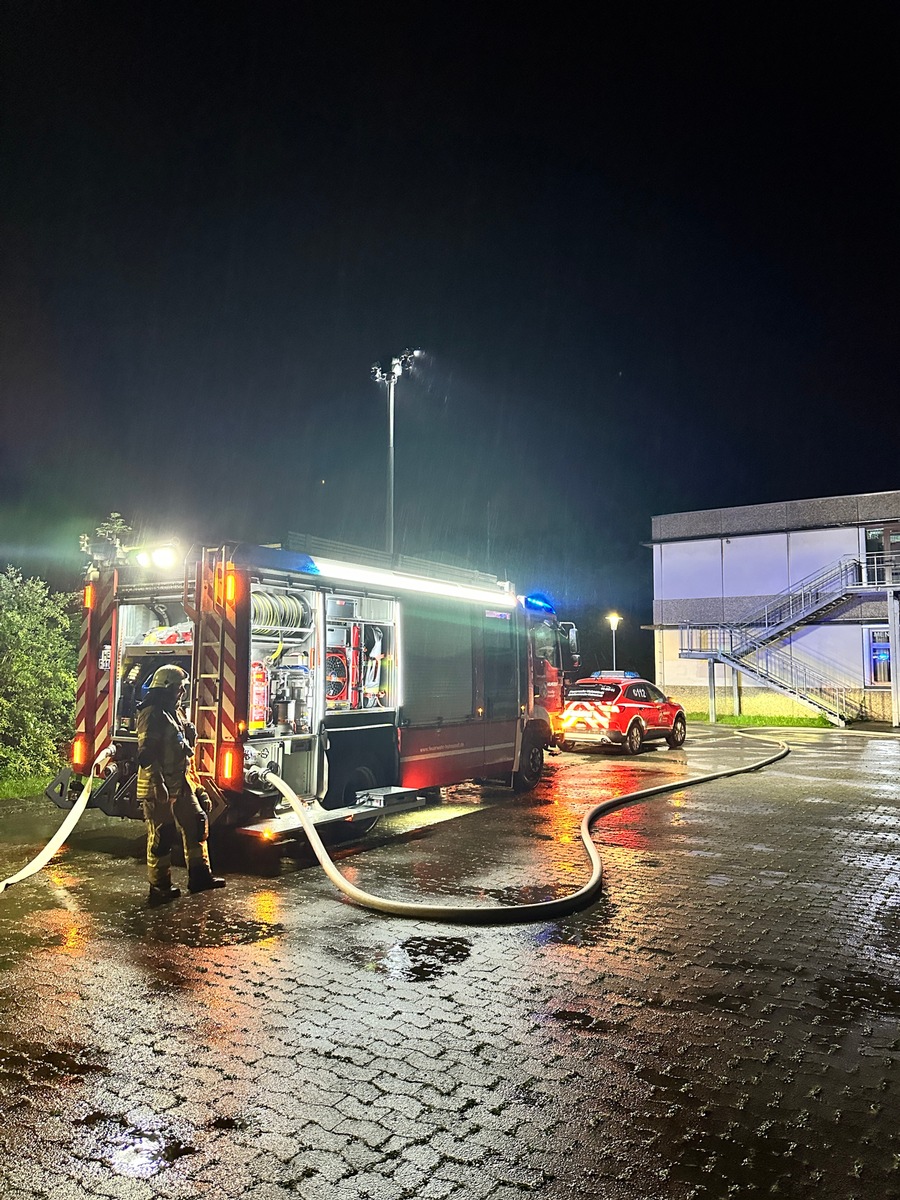 FW Helmstedt: Brandmelderanlage erkennt Brand in Schule