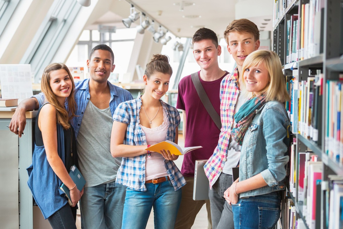 Studenten lernen an der HS Hannover gesundheitsförderndes Führen / 
Pilotprojekt Fit für Führung: &quot;Übergreifende Sozialkompetenzen sind essentiell!&quot;