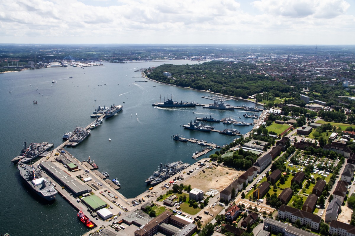 Wechsel in der Wik - Kommandeur Koch übergibt Kieler Marinestützpunkt