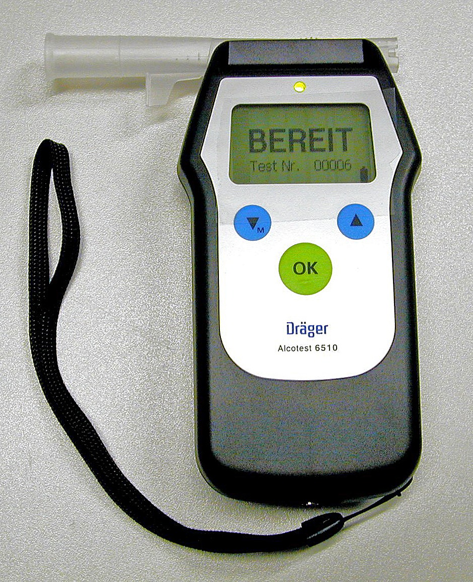 pol-me-mit-ann-hernd-2-4-promille-am-steuer-ratingen-2009113