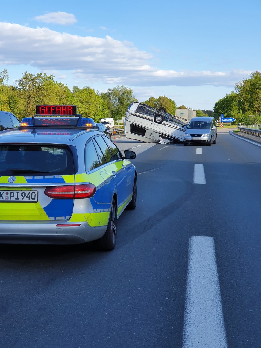 POL-HK: Bad Fallingbostel: Betrüger täuscht Wasserrohrbruch vor; Soltau: Geschäfte an der Haustür: Betrüger stiehlt Goldschmuck; Gilmerdingen: Einbrecher stehlen Schmuck